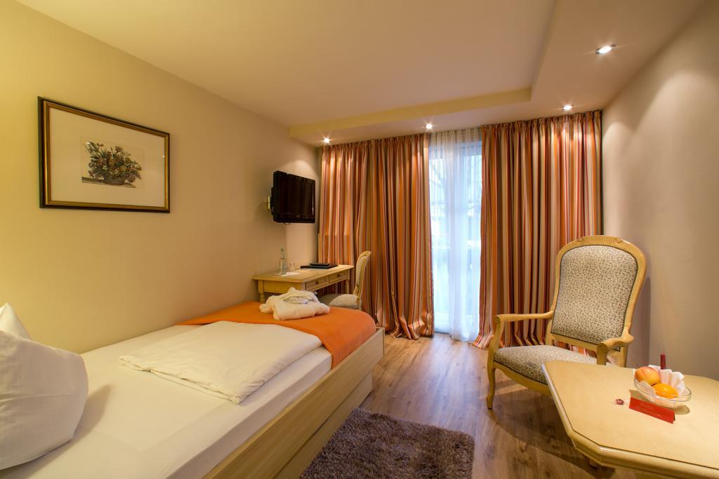 Hotel Hirsch Oberstaufen Bilik gambar